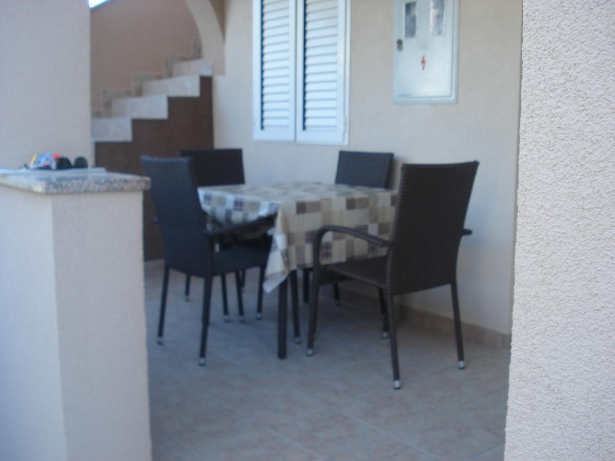 Apartments Oresic Vir Buitenkant foto